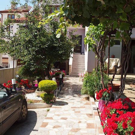 Apartments Zufic Stinjan Exterior photo